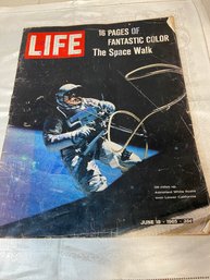 1964 Life Magazine About The Space Walk