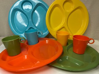 Set Of Plastic 4 Plates 12'/4 Cups.  Retro Awesome Colors