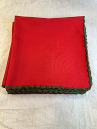 Set Of 13 Matching Red And Green Napkins