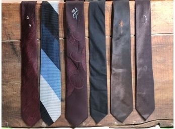 Absolutely Gorgeous Slim Vintage Silk Ties (or Some Other Blend). #10