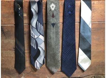 Absolutely Gorgeous Slim Vintage Silk Ties (or Some Other Blend). #3