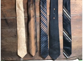 Absolutely Gorgeous Slim Vintage Silk Ties (or Some Other Blend). #8