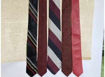 Absolutely Gorgeous Slim Vintage Silk Ties (or Some Other Blend). #2