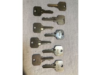 Lot Of Assorted Keys