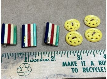 7 Vintage Plastic Buttons