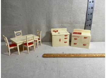 Vintage Plasco Doll House Furniture: Kitchen