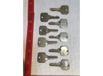 Lot Of Assorted Keys