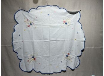Vintage Embroidered Table Cloth & 3 Napkins