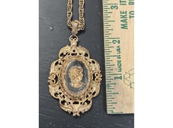 Vintage Cameo 'Gold' Necklace