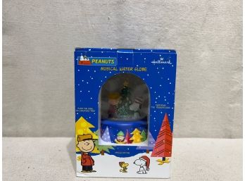 Hallmark Peanuts Charlie Brown Christmas Snow Globe In Original Packaging