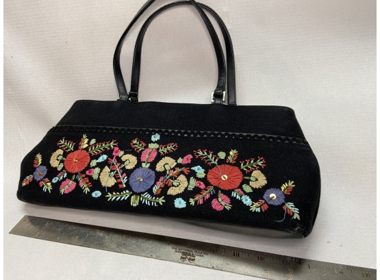 Cool Black Embroidered Purse With Beading