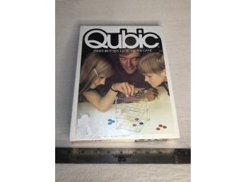 Vintage Qubic Game