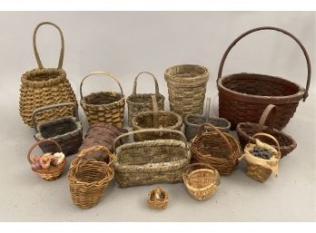 16 Small And Miniature Baskets
