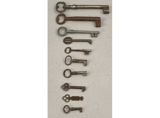 10 Vintage Skeleton Keys