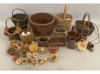 Lot Vintage Style Baskets Mostly Small And Miniature