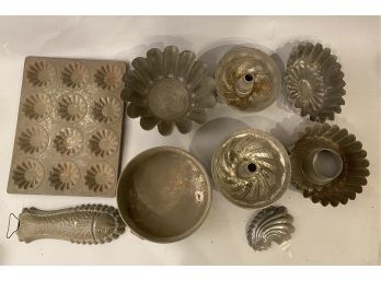 Vintage Country Kitchen 10 Cooking Molds