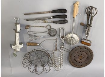 14 Pieces Vintage Country Kitchen Items