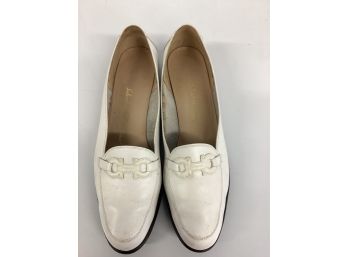 Vintage Salvatore Ferragamo White Leather Loafers. SG
