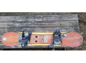 Kemper 155 CM Snowboard With Bindings