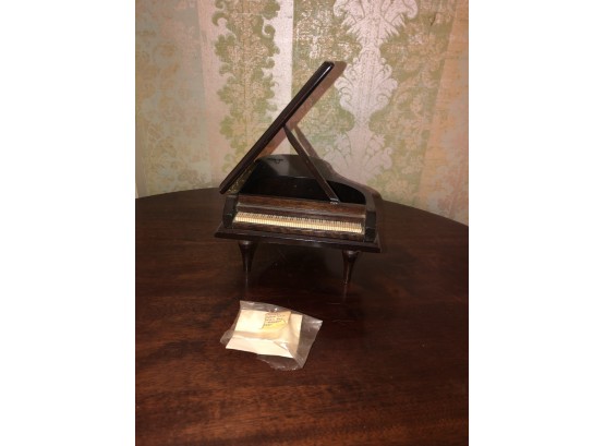 1981 Enesco Piano Music Box