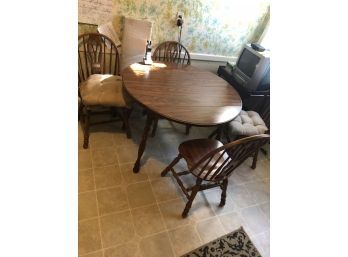 Table & 4 Chairs & 2 Leaves/ Dropside