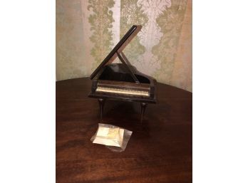 1981 Enesco Piano Music Box