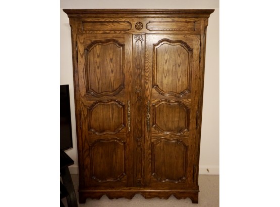 Baker Furniture Country French Louis XV Style Oak Armoire/dresser