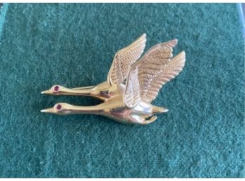 14k Yellow Gold Geese Pin With Red Gem Eyes J2