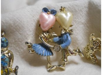 Vintage Costume Jewelry- 5 Pins
