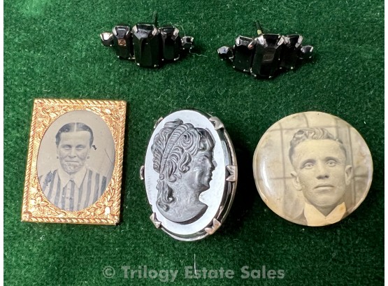 Four Pieces Of Mourning Jewelry