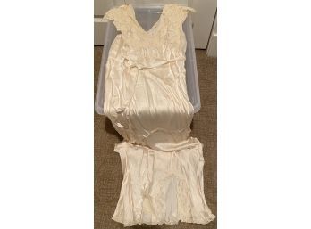 Woman's Antique Dressing Gown..2H283