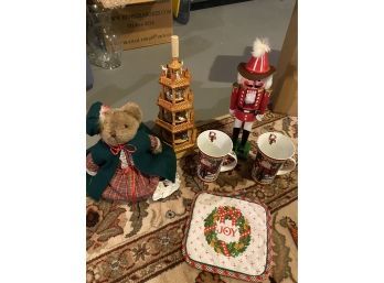 Irish Christmas Bear With Swiss Carousel, Etc..B346