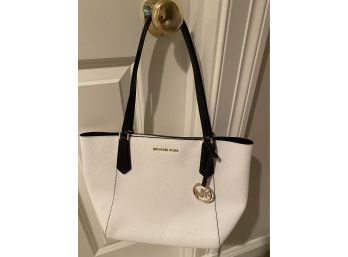 Michael Kors Like New White And Black Tote With Dust Bag..2H285