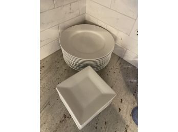 Crate And Barrel - 10 White Dinner Plates And 12 Square Side Plates..K57