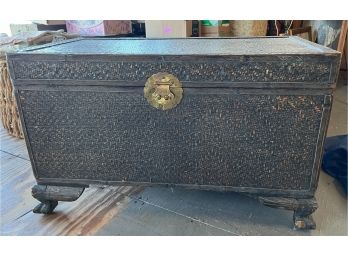 Lightweight Wicker Chest With Carved Feet Lined