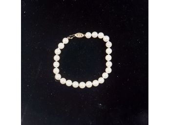 14 Kt Clasp Pearl Bracelet 7'
