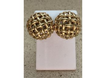 14K Yellow Gold Basket Weave Dome Earrings....15