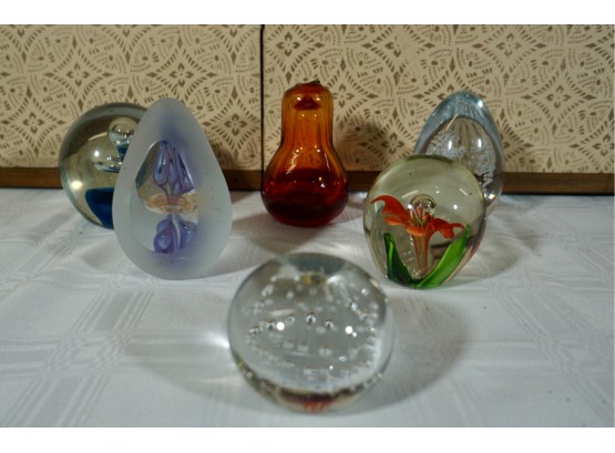 6 Glass Paperweight Lot (pear)
