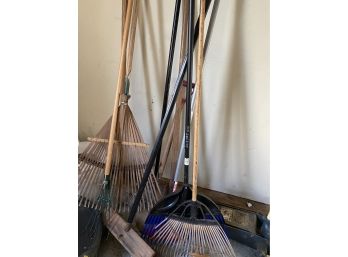 Shovels, Racks & Brooms - G241