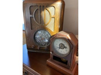 Wooden Zenith Long Distance Radio And Antique Clock-lv36