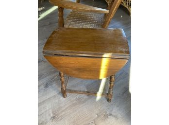 Compact Drop Leaf Table-lv44