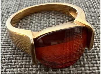 Red Glass Smooth Stone Gold Ring 5.46 Gram Weight