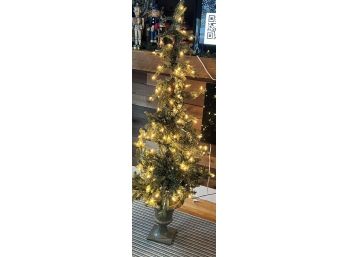 Lighted Christmas Tree 61'T