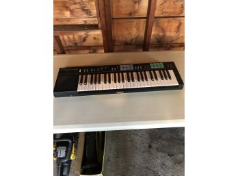 Yamaha Keyboard (battery Operated)
