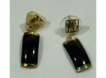 10 KT Asian Onyx Earrings