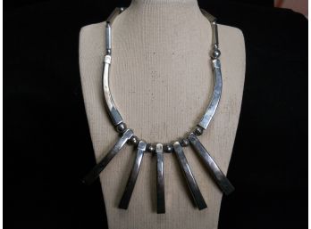 Eye Catching Necklace In White Metal