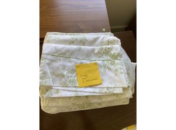 Queen Sheet Set: Fitted, Flat, Two Pillow Cases