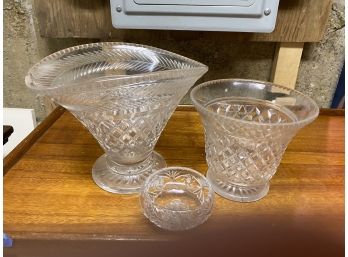 2 Glass Vases And A Bowl