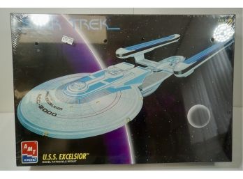 AMT Ertl Star Trek USS Excelsior # 6630 Model