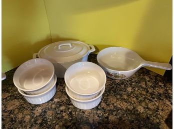 Corning Ware W/ Handle Covered Casserole, White Ramikens